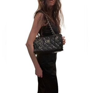 CHANEL Black Quilted Chain Shoulder Bag